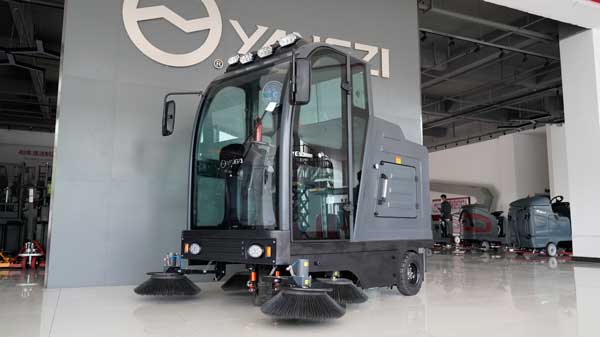 清掃環(huán)衛(wèi)車需要日常維護嗎？有什么作用