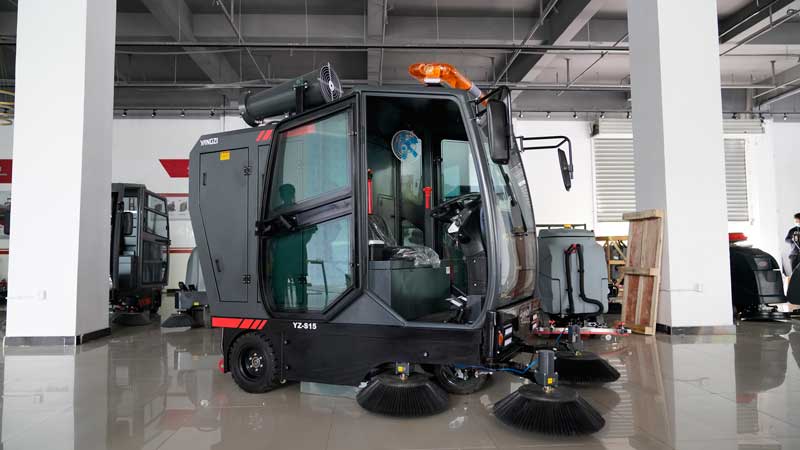 一臺(tái)小型清掃車大概多少錢？都有哪些功能？