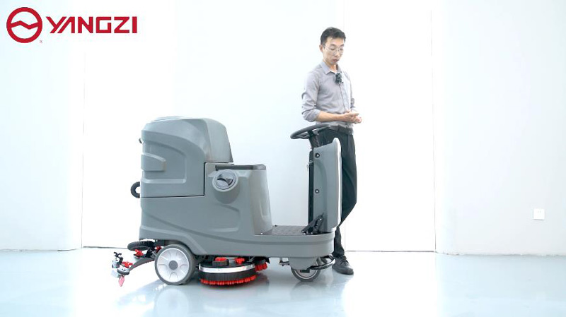 揚(yáng)子洗地機(jī)清潔工廠車間和倉(cāng)庫(kù)的地板 揚(yáng)子洗地機(jī)清潔工廠車間和倉(cāng)庫(kù)的地板