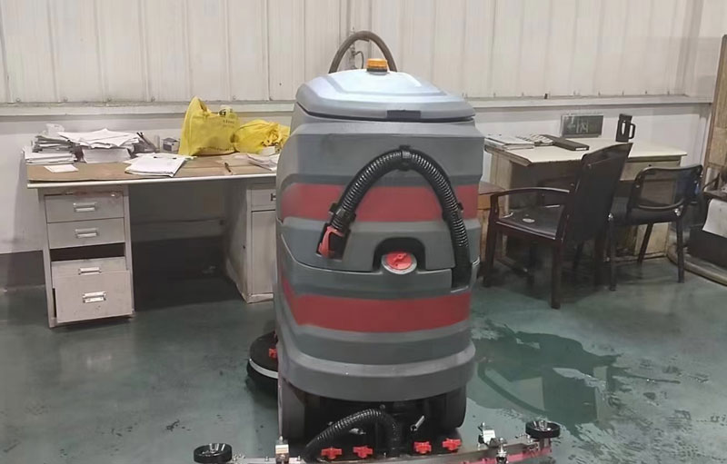 適用于倉(cāng)庫(kù)和工廠車間的洗地機(jī)/掃地機(jī) 適用于倉(cāng)庫(kù)和工廠車間的洗地機(jī)/掃地機(jī)