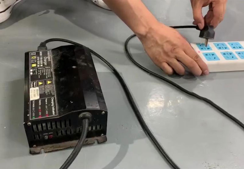 洗地機(jī)用了一年半，只運(yùn)行一小段時(shí)間電池失效
